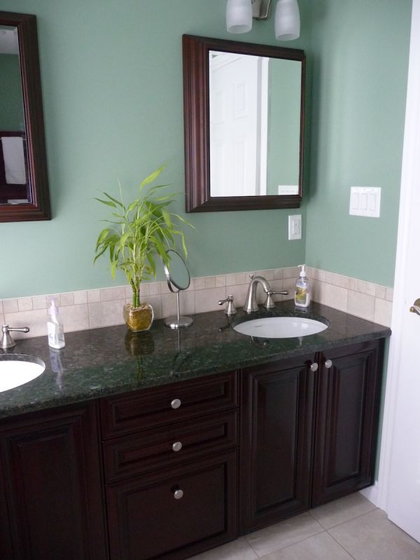 bathroom1184D3EA96-AEA2-7C44-89DD-DE26B06F44C6.jpg